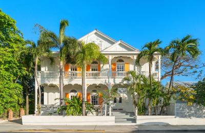 Marrero's Guest Mansion Exterior