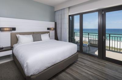 SPRINGHILL SUITES BY MARRIOTT NAVARRE BEACH HOME FOR THE HOLIDAYS
