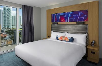 Aloft Guest Large Room