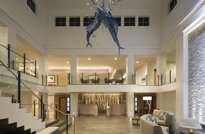 Hutchinson Shores Lobby