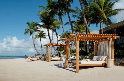Little Palm Island Beach Beds