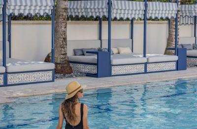 Hotel Pool