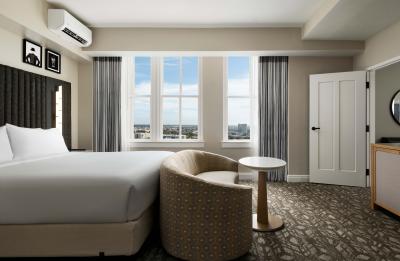 King Jr Suite