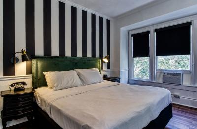 1 King Bedroom