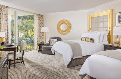 Deluxe Double Queen Guestroom