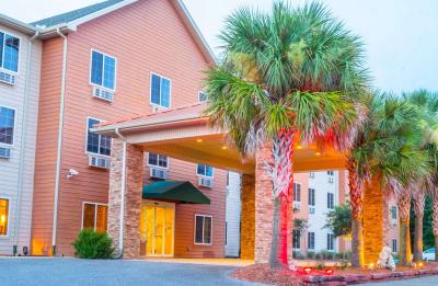 Exterior Entrance - Wildwood Inn