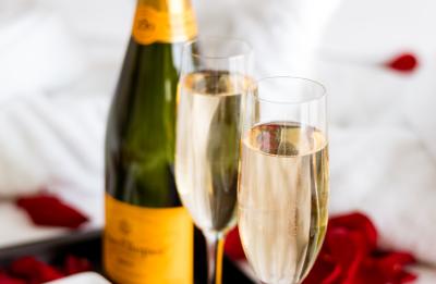 Champagne & Chocolate Covered Strawberries