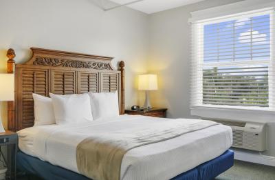 Bright, welcoming room designed for comfort and relaxation.