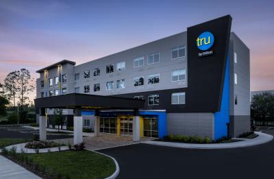 Tru by Hilton Jacksonville West I 295