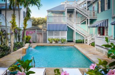 Marquesa Hotel Courtyard Pool