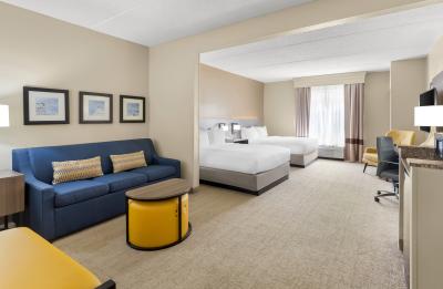 2 Queen Suite