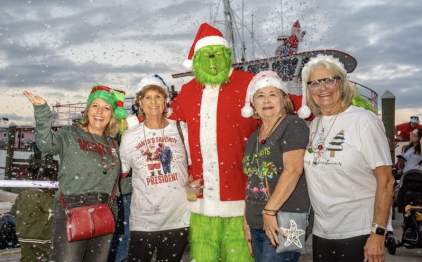 holiday-drone show-grinch