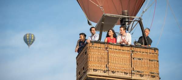 Meeting Group Hot Air Ballooning In Temecula Valley