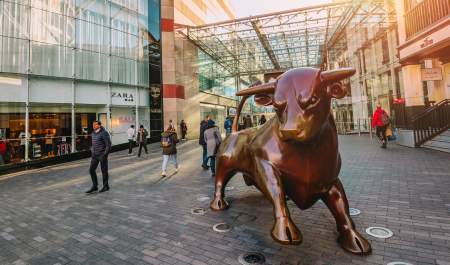 Birmingham Bull statue in front of the Bullring shopping centre