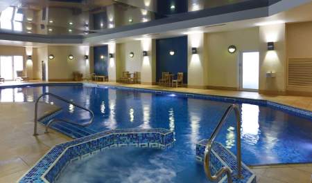 Best Western Swimming Pool