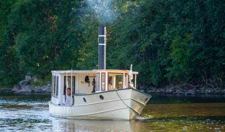 DS Hans på tur i Ørje-elva