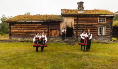 Setesdalsbunad og folkedans ved byglandsmuseet i Setesdal