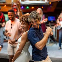 Seacrets Dancing M&C