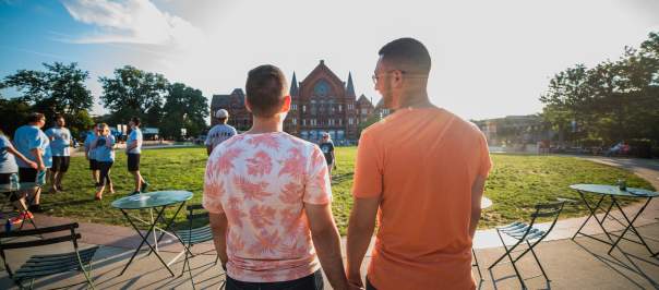 Couple enjoying time outdoors in Cincinnati