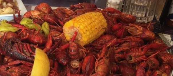 Knotty-Pine-crawfish-boil-briellejohnson_92