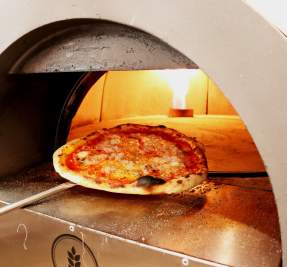 Cheese pizza from WelovEmilia