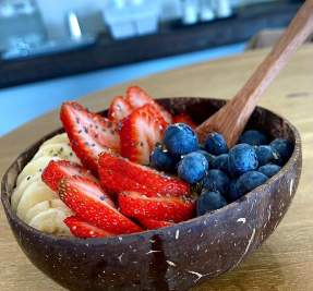 smoothie bowl with fruit