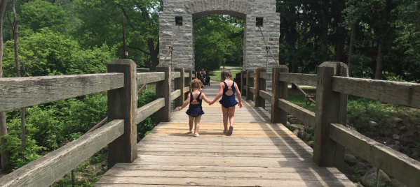 Summer Strolls in Hoyt Park
