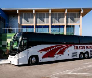 Bus in front of visitor center in green bay wisconsin
