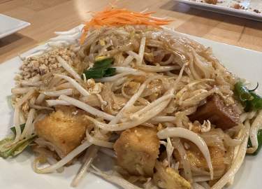 Dining Divas & Dudes Discover West Lafayette’s Thai Treasure, Kinn Thai
