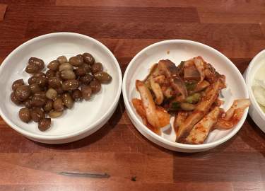 Dining Divas & Dudes Diving Into Big Bowls & Bold Flavors at 765 Korean Eats