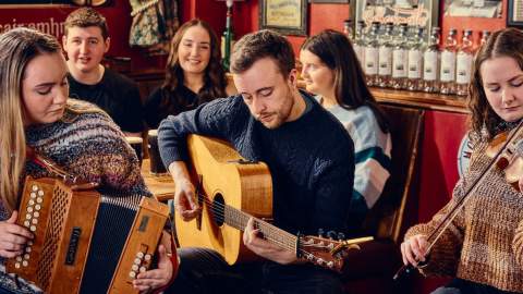 Musicians in Maddens Bar
