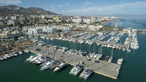 How to Get Around by Boat in Benalmádena