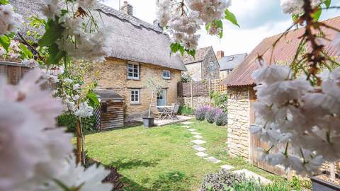 Sand and Stone Escapes' Yarrow Cottage