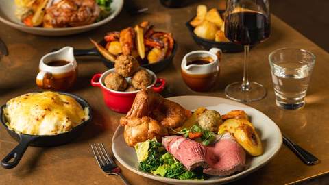 Best Sunday Roasts in Coventry: A Foodie Guide for Visitors