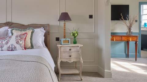 Stanwell House Hotel - Bedroom Interior