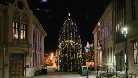 Juletre i gågata i Halden
