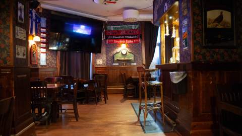 Bilde fra innsiden av Absolute Bar