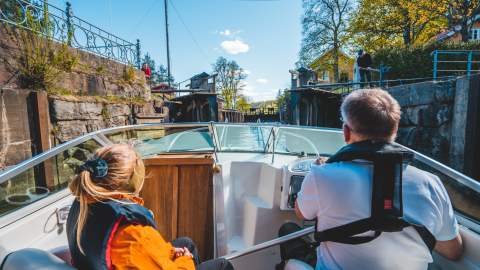 Fritidsbåt i Haldenkanalen