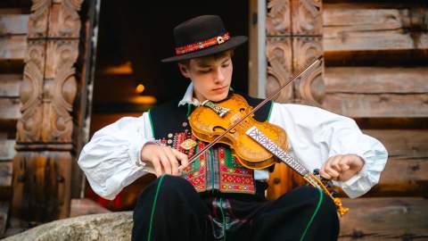 The Hardanger fiddle is traditional instruments used in Setesdal