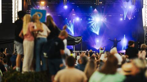 Bilde av mennesker som er på konsert