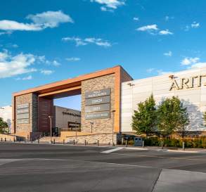 The Outlet Collection at Niagara
