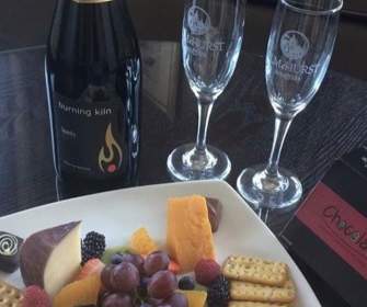 Wine and cheese at Elm Hurst Inn