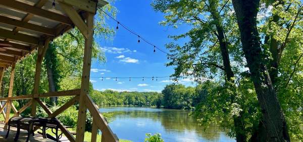 Fox Bluff Cottages & RV Resort
