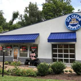 Maddog's Creamery & Donuts