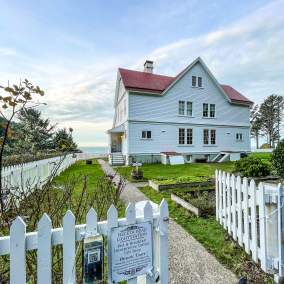 Heceta Lighthouse Bed & Breakfast, Interpretive Center and Gift Shop