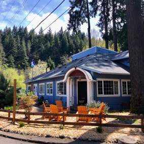 Westfir Lodge & Mountain Market