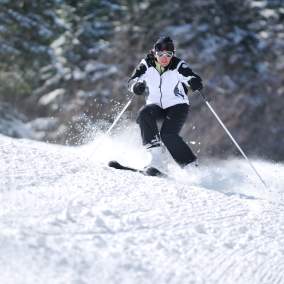 Berg's Ski Bus to Hoodoo Ski Resort
