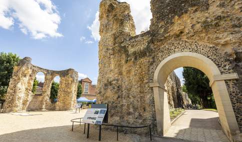 Reading Abbey Gateway