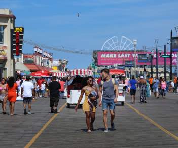 Boardwalk-Couple