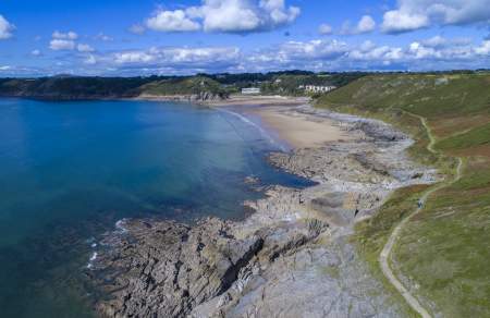 Archwilio Llwybr Arfordir Cymru ym Mae Abertawe, y Mwmbwls, a Gŵyr